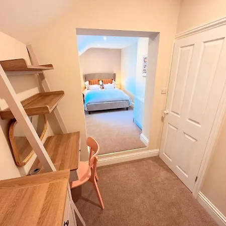 The Old Post Office 度假居 *